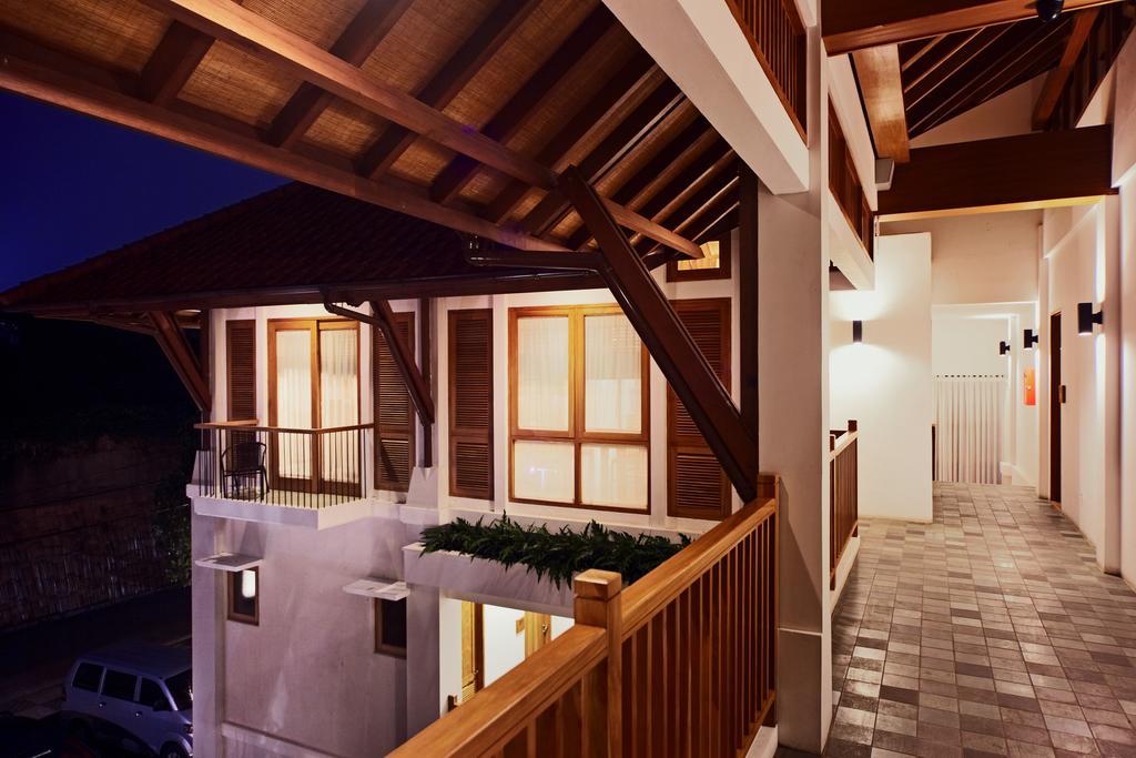 Villa Damar Boutique Hotel Бандунг Экстерьер фото