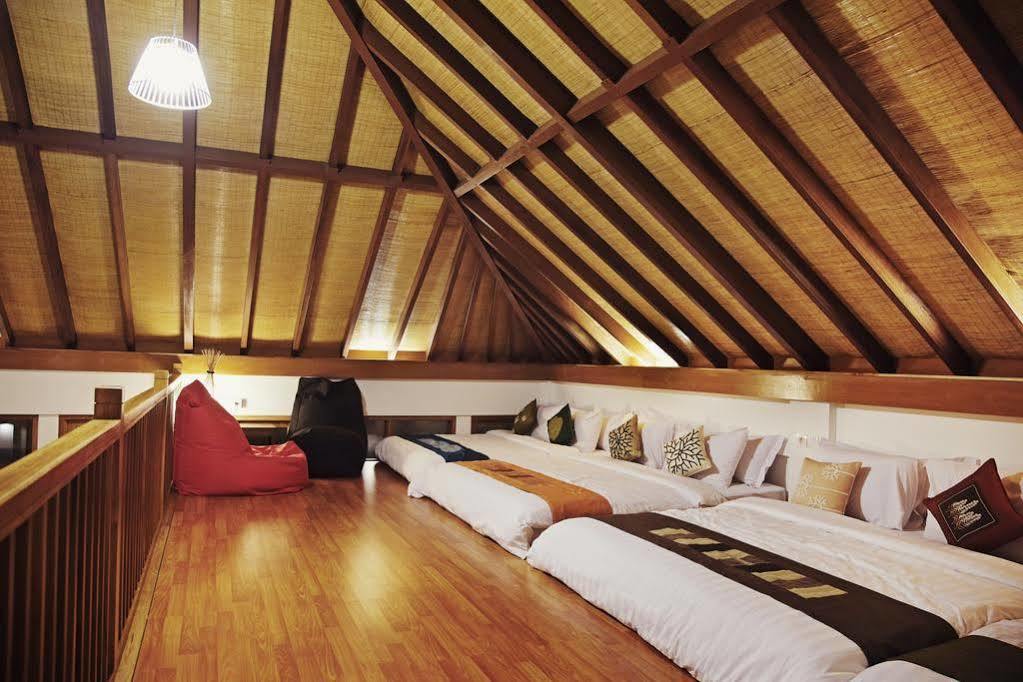 Villa Damar Boutique Hotel Бандунг Экстерьер фото